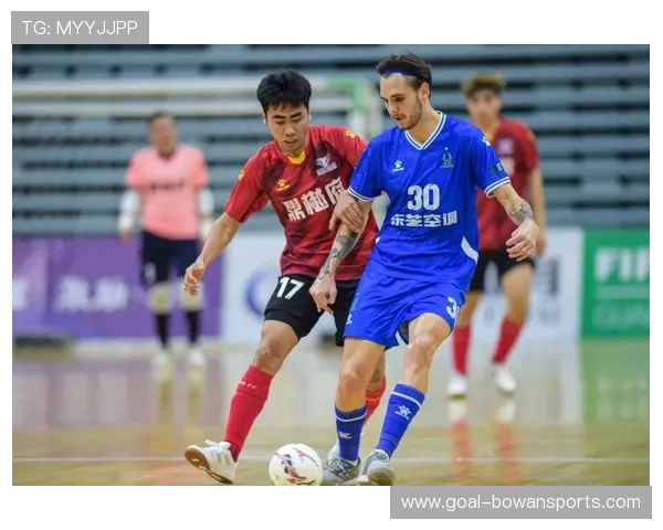 球星挑战五人制足球精彩对决，激烈比赛瞬间不容错过