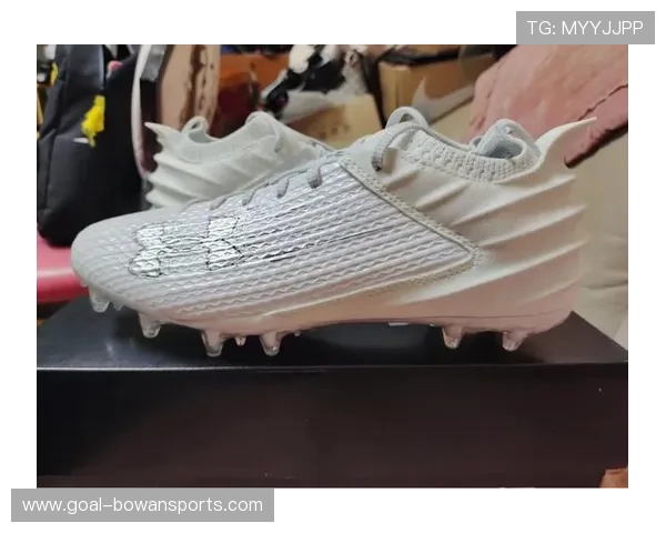 足球明星定制球鞋的制作工艺与背后科技揭秘